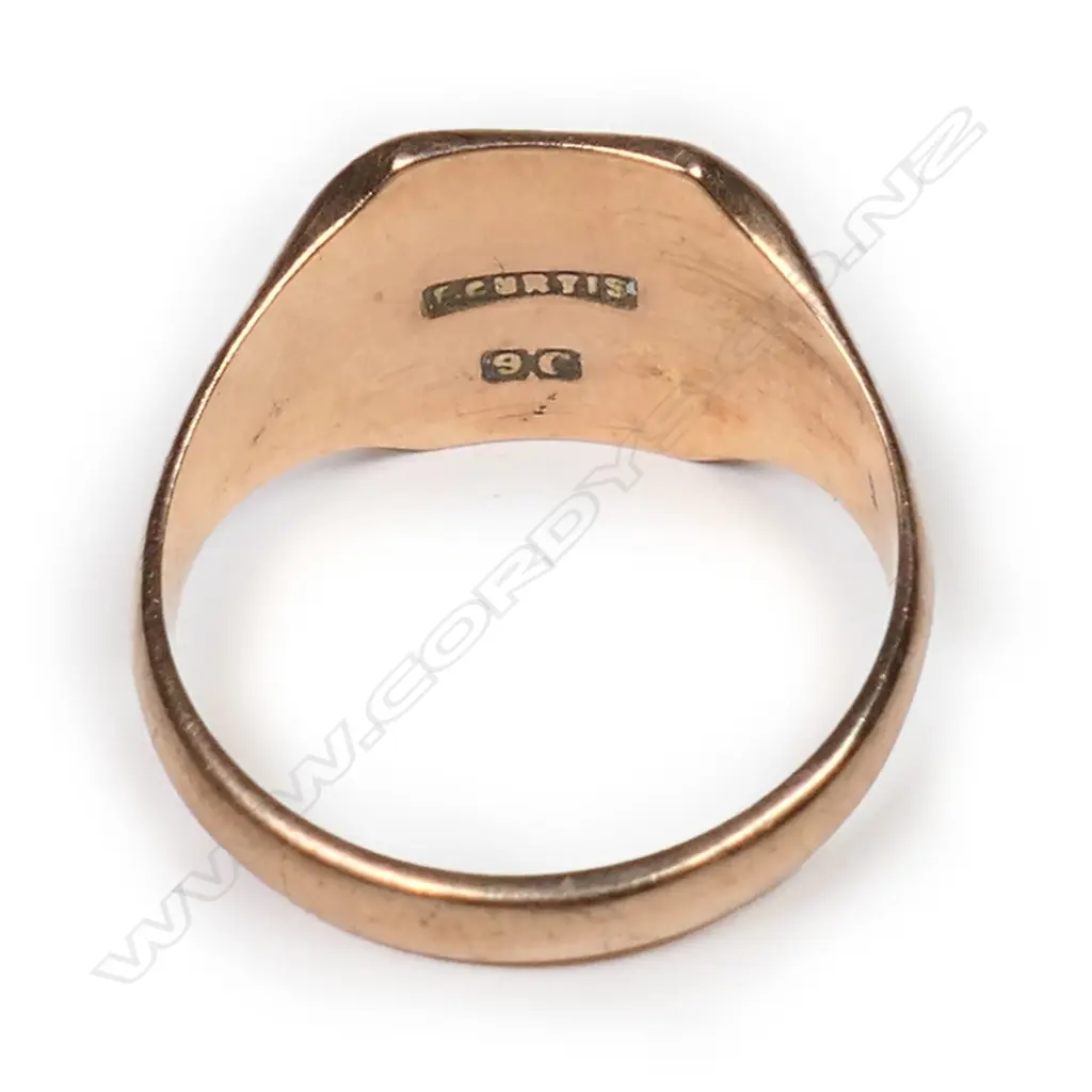Frank Curtis (Ashburton) 9ct gold ring for Macraes Clan, Image 1++